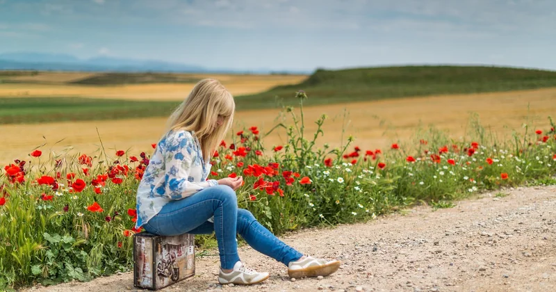 Voyager léger femme : les adaptations concrètes