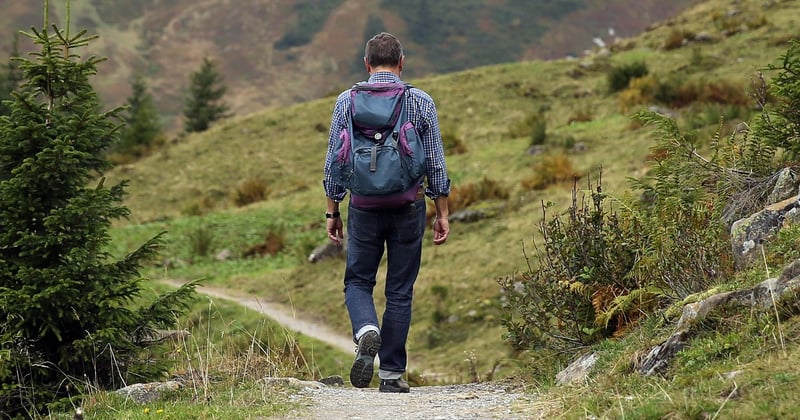 Les meilleures randonnées en montagne pour débutants : nos itinéraires accessibles et magnifiques